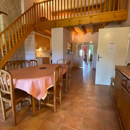 Апартаменты Magnificent Flat In The Heart Of Lavender Fields - 6-7 People