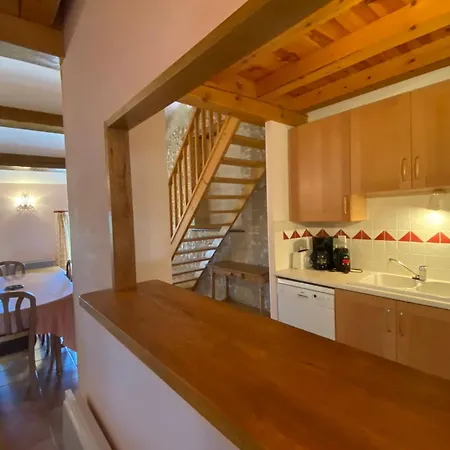 Апартаменты Magnificent Flat In The Heart Of Lavender Fields - 6-7 People *