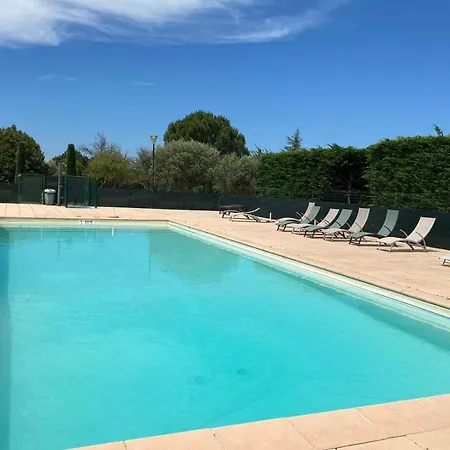 Апартаменты Magnificent Flat In The Heart Of Lavender Fields - 6-7 People